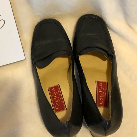 Cole Haan Classic Heeled Loafers Size 8B - Picture 5 of 6